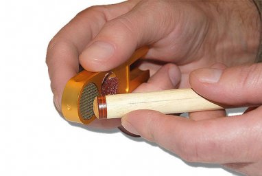 Замена наклейки на кие: выбор, установка, уход