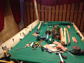 Инструменты и материалы, необходимые для ремонта бильярдного стола